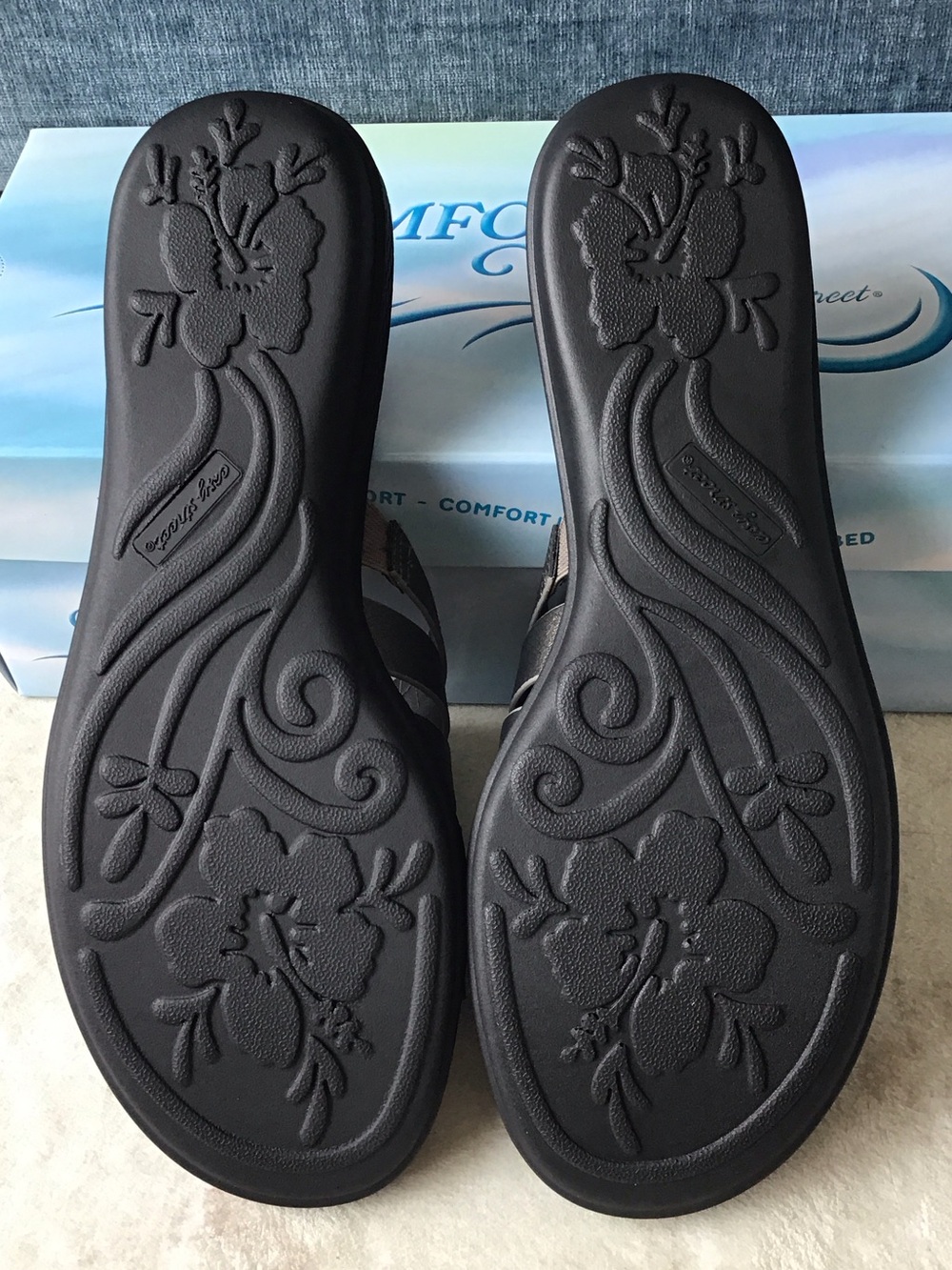 easy street Women's Maha Pewter Multi‑Strap Slide Sandals - Picture 5 of 6